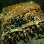 Une machine Enigma utilisée par les nazis découverte en mer Baltique, par des plongeurs